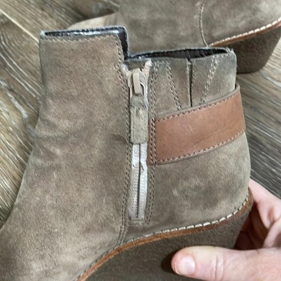 Cole Haan Martina Suede Tan Ankle Booties, size 6.5 - Picture 5 of 13